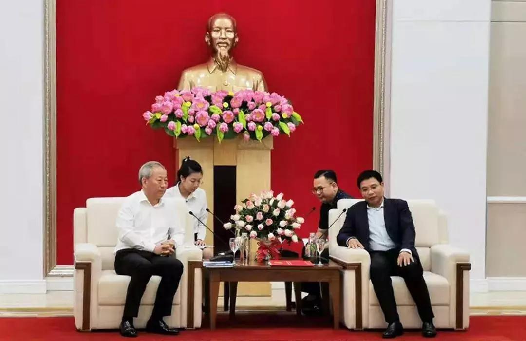 16073917446426055auW.jpg 16073917446426055auW.jpg