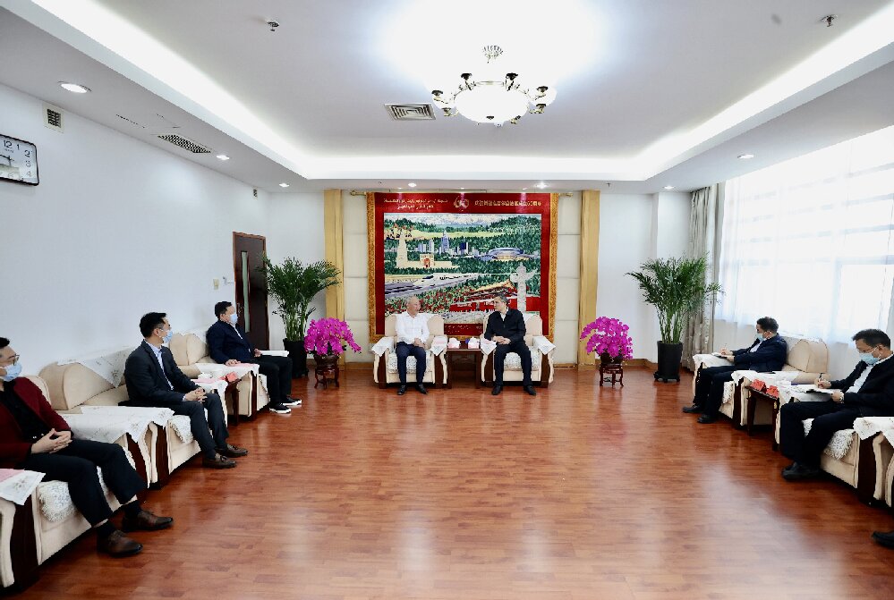 20230524嚴(yán)介和、嚴(yán)昊與新疆維吾爾自治區(qū)黨委副書(shū)記、烏魯木齊市委書(shū)記何忠友會(huì)談_proc.jpg