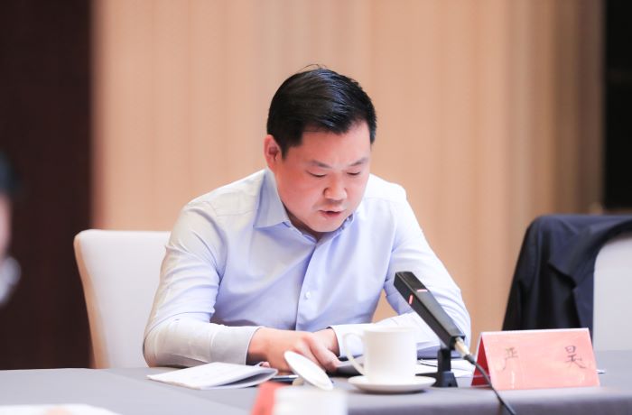 1715317324633087504.jpg 嚴(yán)昊應(yīng)邀出席廣西壯族自治區(qū)全區(qū)產(chǎn)業(yè)園區(qū)建設(shè)現(xiàn)場(chǎng)推進(jìn)會(huì)并發(fā)言.jpg